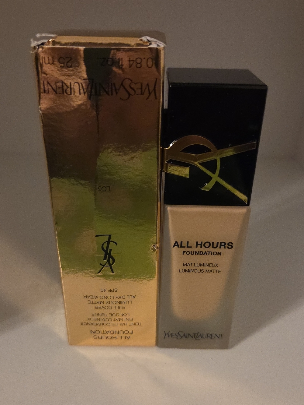 Yves Saint Laurent All Hours Foundation